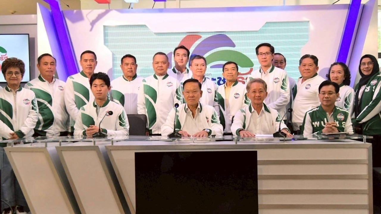 พปชร. เปิดตัวอดีตเด็กเพื่อไทย ยกขบวนซบ “ลุงป้อม” โซนอีสานมาเพียบ