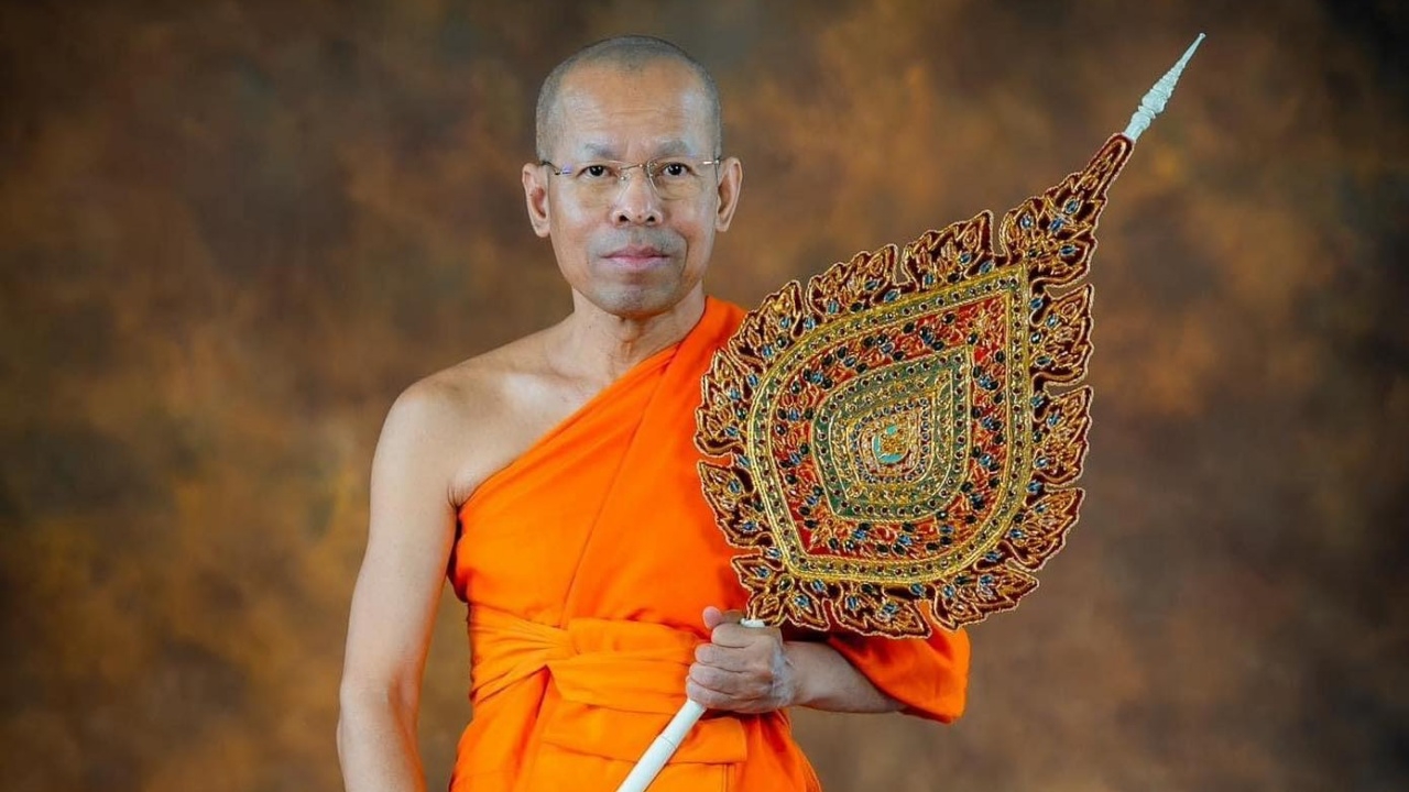 เปิดประวัติ "พระเทพวชิรธีรคุณ" อดีตผู้ช่วยเจ้าอาวาสวัดปากน้ำ สึกเซ่นปมสีกากอล์ฟ