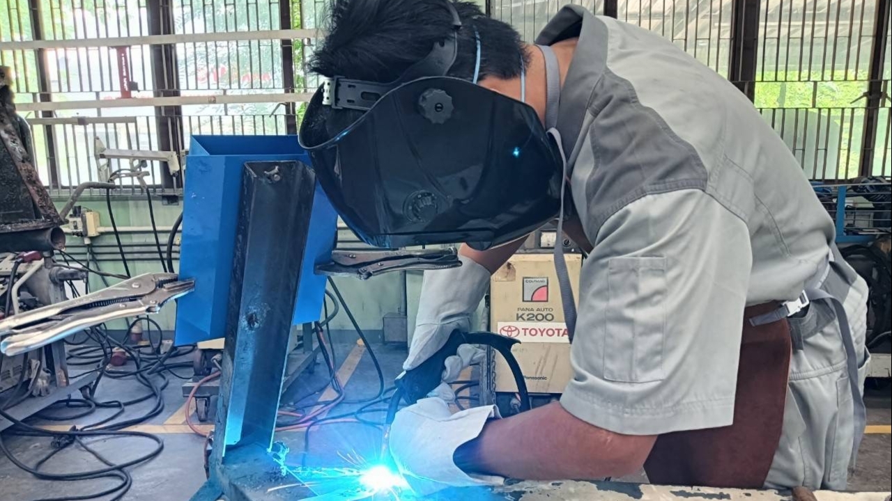 เกาะสนามยานยนต์ : โตโยต้าส่งมอบผู้สำเร็จการฝึกอบรมหลักสูตรระยะสั้นช่างซ่อมตัวถัง