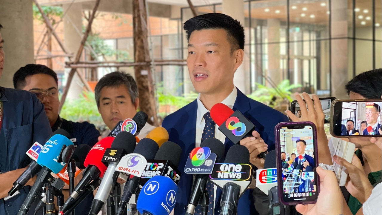 "เท้ง ณัฐพงษ์" ผู้นำฝ่ายค้านติงรัฐบาลคุยสหรัฐฯช้า ส่งผลให้เสียเปรียบในการต่อรอง