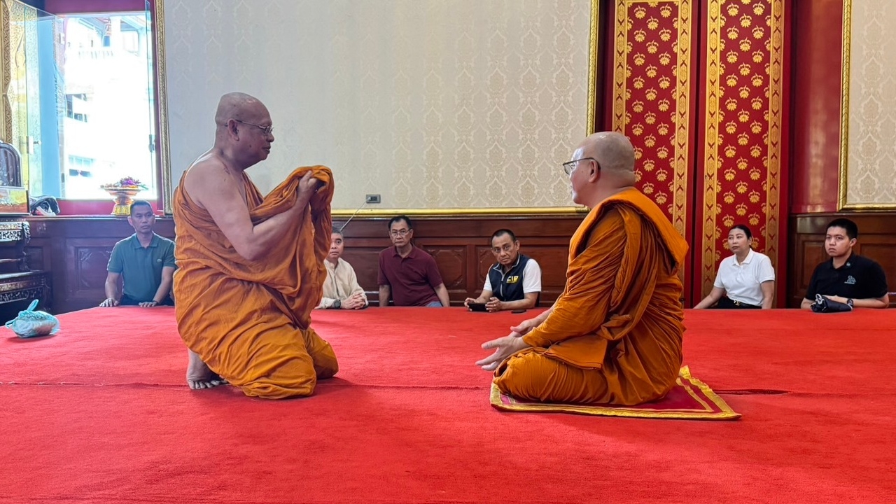 เจ้าอาวาสวัดพระพุทธฉาย-ผู้ช่วยเจ้าอาวาสวัดปากน้ำ ยอมสึกเซ่นปมคลิป "สีกากอล์ฟ"