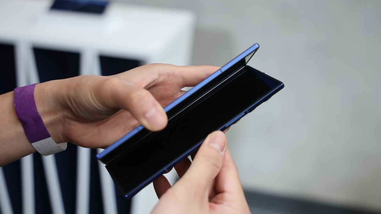 Samsung เตรียมเปิดตัวมือถือจอพับ 3 ทบ ปลายปีนี้