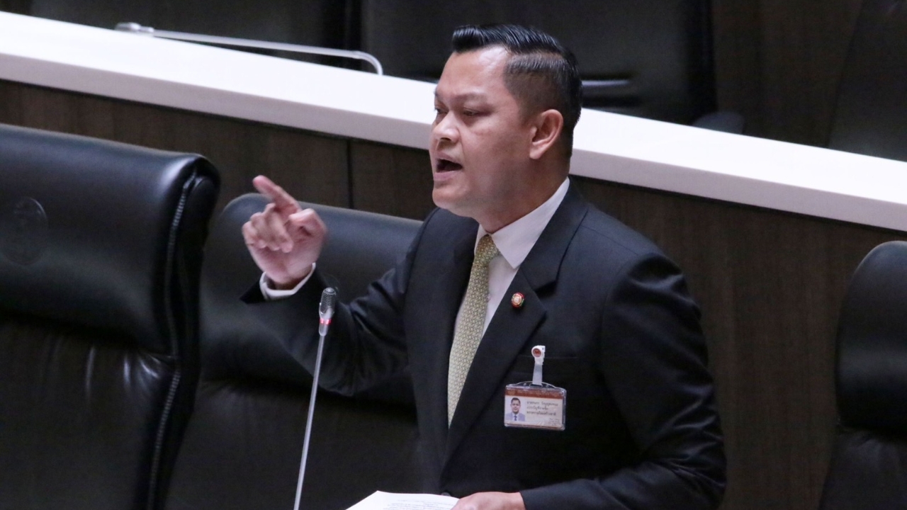 "ธนกร" จัดหนัก "ปิยบุตร" บิดเบือน พ.ร.บ.นิรโทษกรรม ยัน ม.112 ยอมไม่ได้