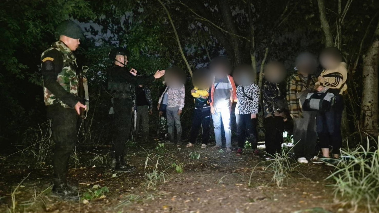 อดีตแรงงานเขมร 15 ชีวิต ลักลอบมุดรั้วเข้าไทย บอกกลับบ้านไป ไร้งานทำ ขาดรายได้