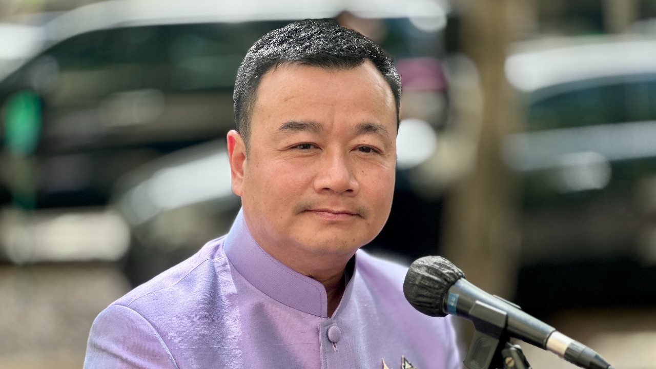 “สรวงศ์” ปัดเป็นคนดีลภูมิใจไทยสลับกระทรวง ย้ำ ทุกอย่างแล้วแต่นายกฯ เห็นสมควร