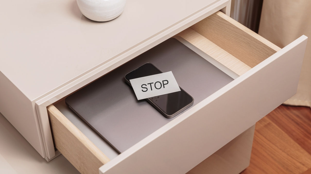 เปิดวิธีการทำโซเชียลดีท็อกซ์ ช่วยลดอาการติดหน้าจอ พักพลังสมองให้กลับมาสดใสอีกครั้ง