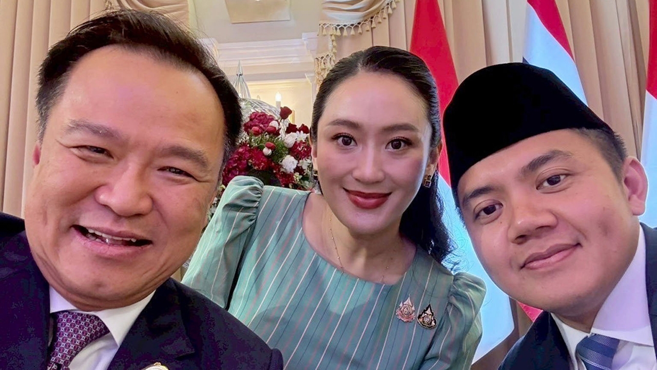 "อิ๊งค์" โชว์สยบรอยร้าว อวดภาพถ่ายเซลฟี่ "อนุทิน" ภูมิใจไทยประเมินเพื่อไทย หวงกระทรวงสาธารณสุข