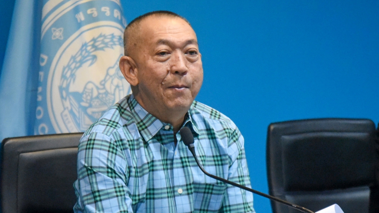 “เฉลิมชัย” บอกเรื่องปรับ ครม. ยังไม่มีอะไร มีแค่กระแสข่าว ต้องรอนายกฯ