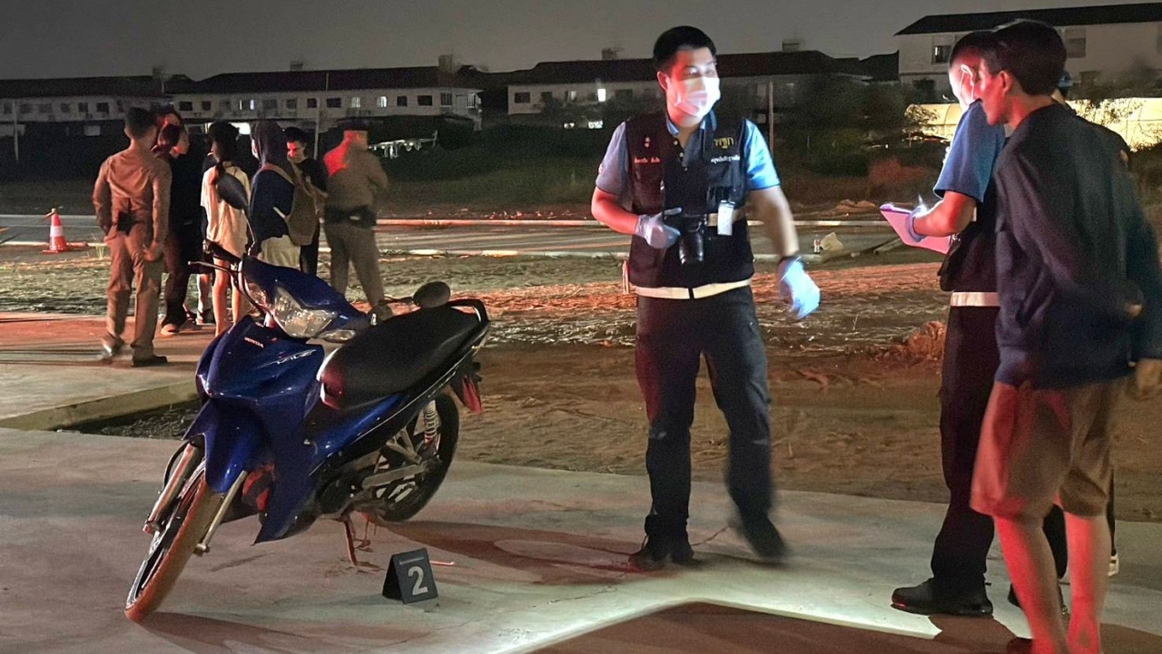 นศ.ช่างยนต์ ปี 3 ถูกคนร้ายขี่รถตามไล่ยิงดับ ริมถนนหทัยราษฎร์