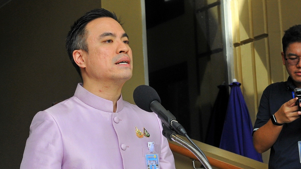 “เอกนัฏ” เมินภาพ “ก๊วนสุชาติ” กินข้าว-จิบกาแฟ แจง “พีระพันธุ์” เป็นคนทำงานไม่ชอบพูด