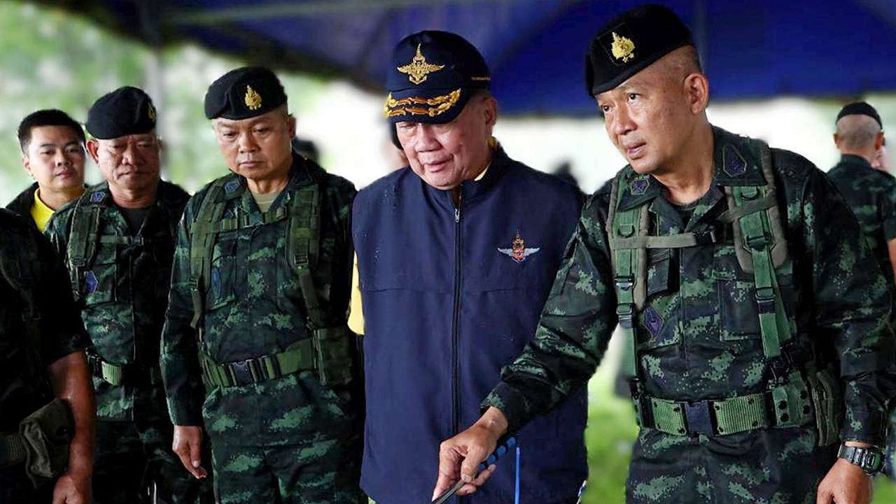 นายกฯ ยันพร้อมปกป้องอธิปไตย รมว.กลาโหม บินตรวจเยี่ยมชายแดน