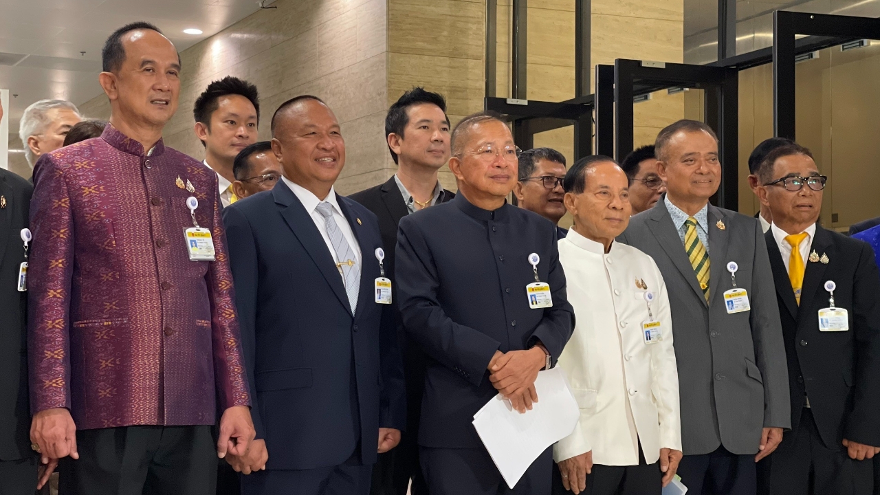 สว. แถลงบี้รัฐบาลประสานเปิดรัฐสภาสมัยวิสามัญ แม้กัมพูชาปรับกำลังแต่วางใจไม่ได้