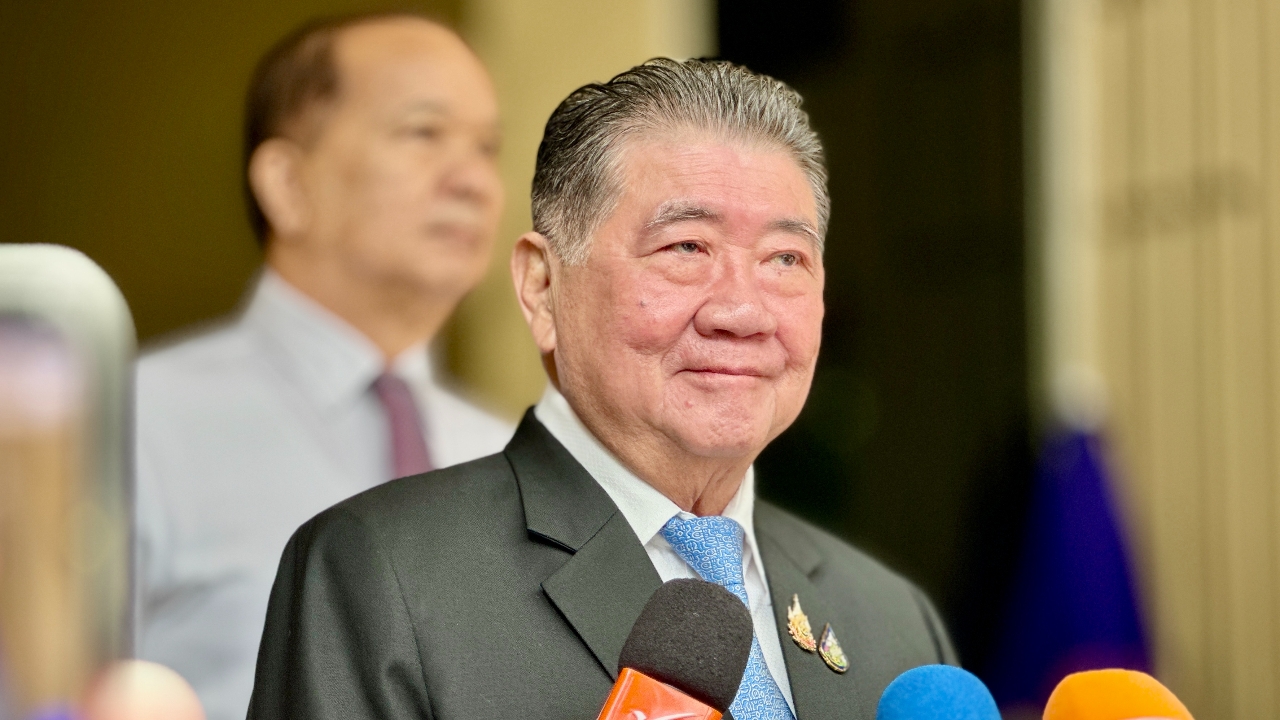 “บิ๊กอ้วน” รอผลตรวจสอบอดีตนายพลเกษียณกินข้าวชาวจีน ยันใช้พื้นที่ กห. มีกฎอยู่