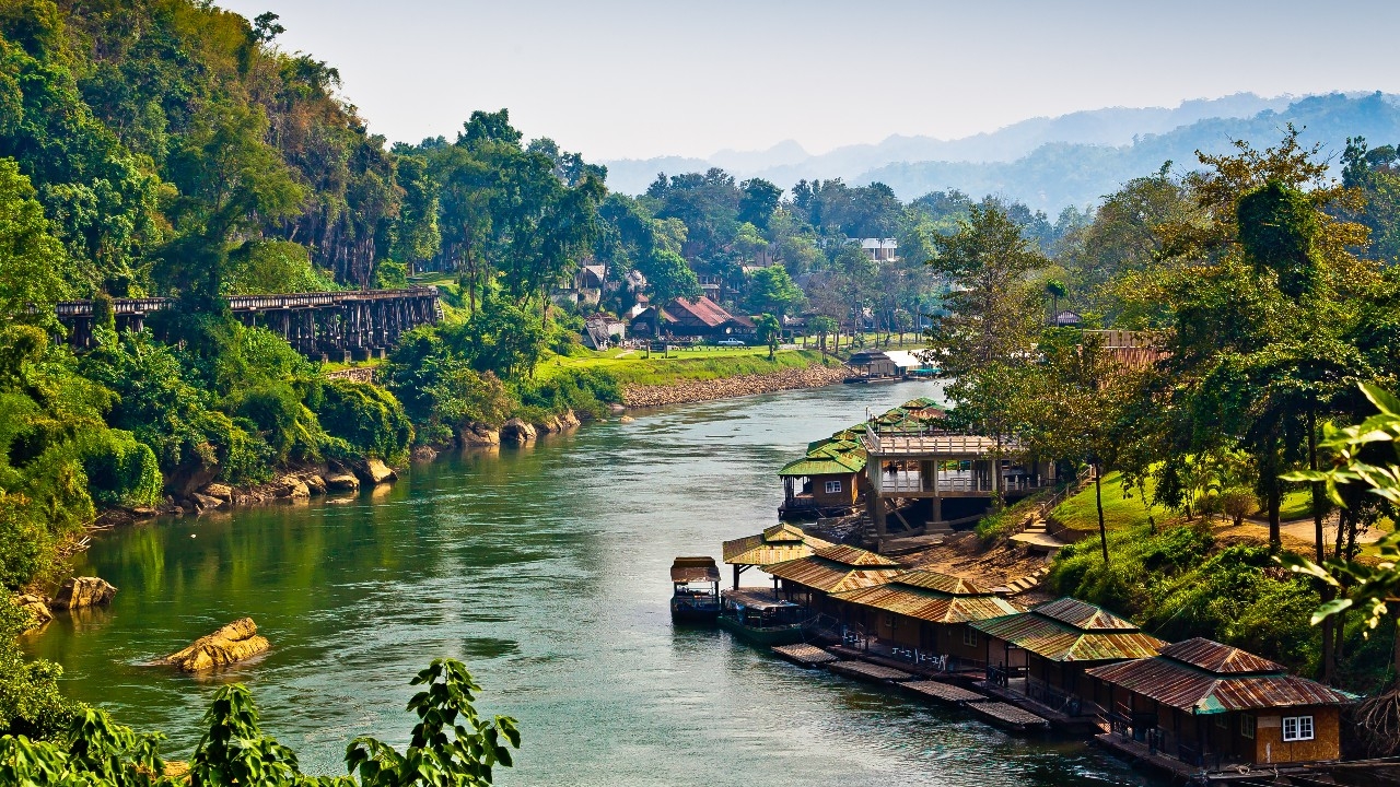 10 ที่เที่ยวกาญจนบุรี 2568/2025 ชมธรรมชาติ นั่งคาเฟ่ เที่ยวเพลินใน 1 วัน