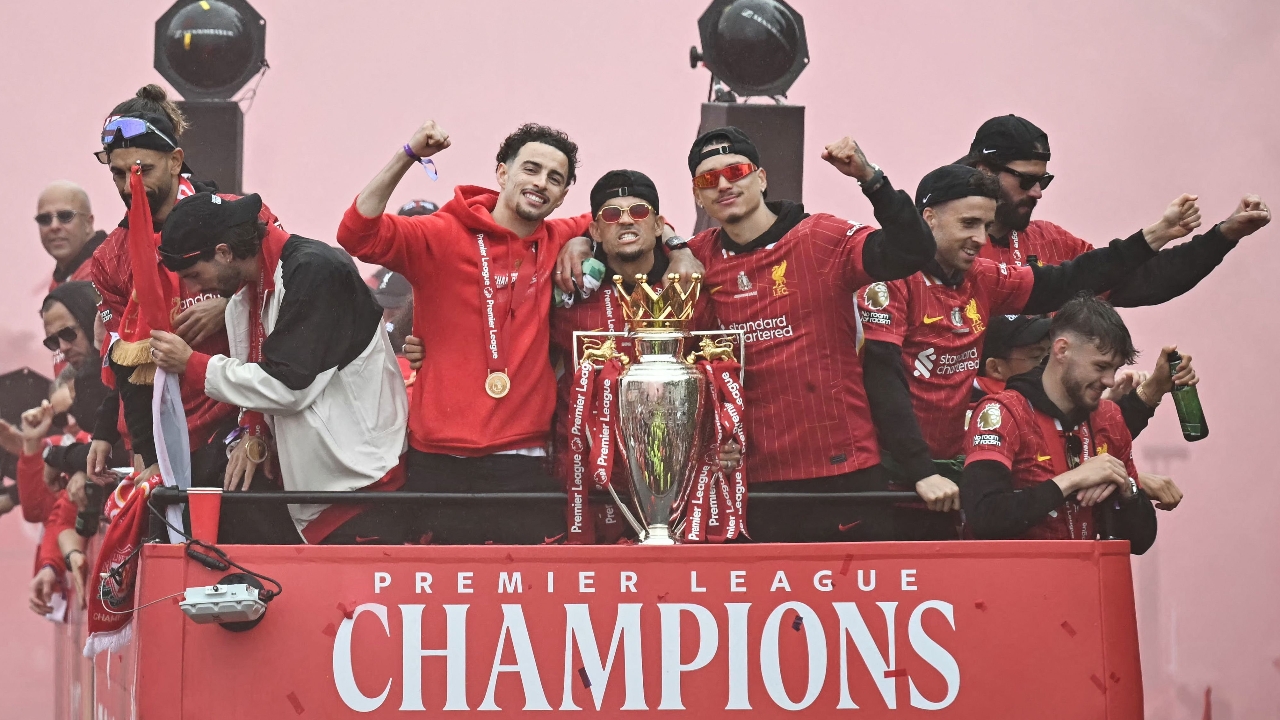 พลาดโอซิมเฮนเป็นเหตุ! "ทีมดังลีกซาอุฯ" เบนเป้าหมายล่า "กองหน้าลิเวอร์พูล" แทน