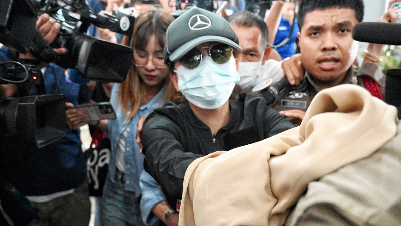 ให้ออกราชการ "หมอแอร์" ฝากขัง-เข้าคุก ข้อหาหนักขายยาเสียสาว 10 เดือน ซื้อ 5 ล้าน กำไร 8 ล้าน