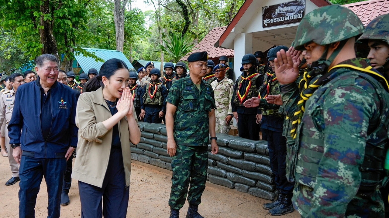 ดูชายแดน