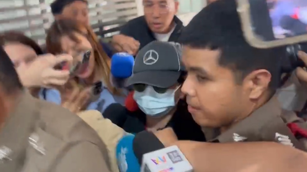 ตำรวจนำ "หมอแอร์" ฝากขังศาลอาญา เจ้าตัวขอไม่ยื่นประกัน-ไม่ตอบคำถาม