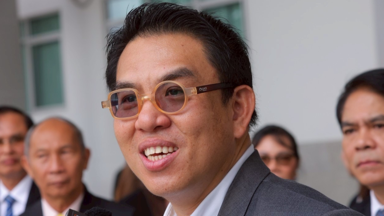 "วิโรจน์" บุก ป.ป.ช. จี้แก้ระเบียบตำรวจใช้กฎหมายกลั่นแกล้งเรียกรับส่วยรถบรรทุก - รถเครน