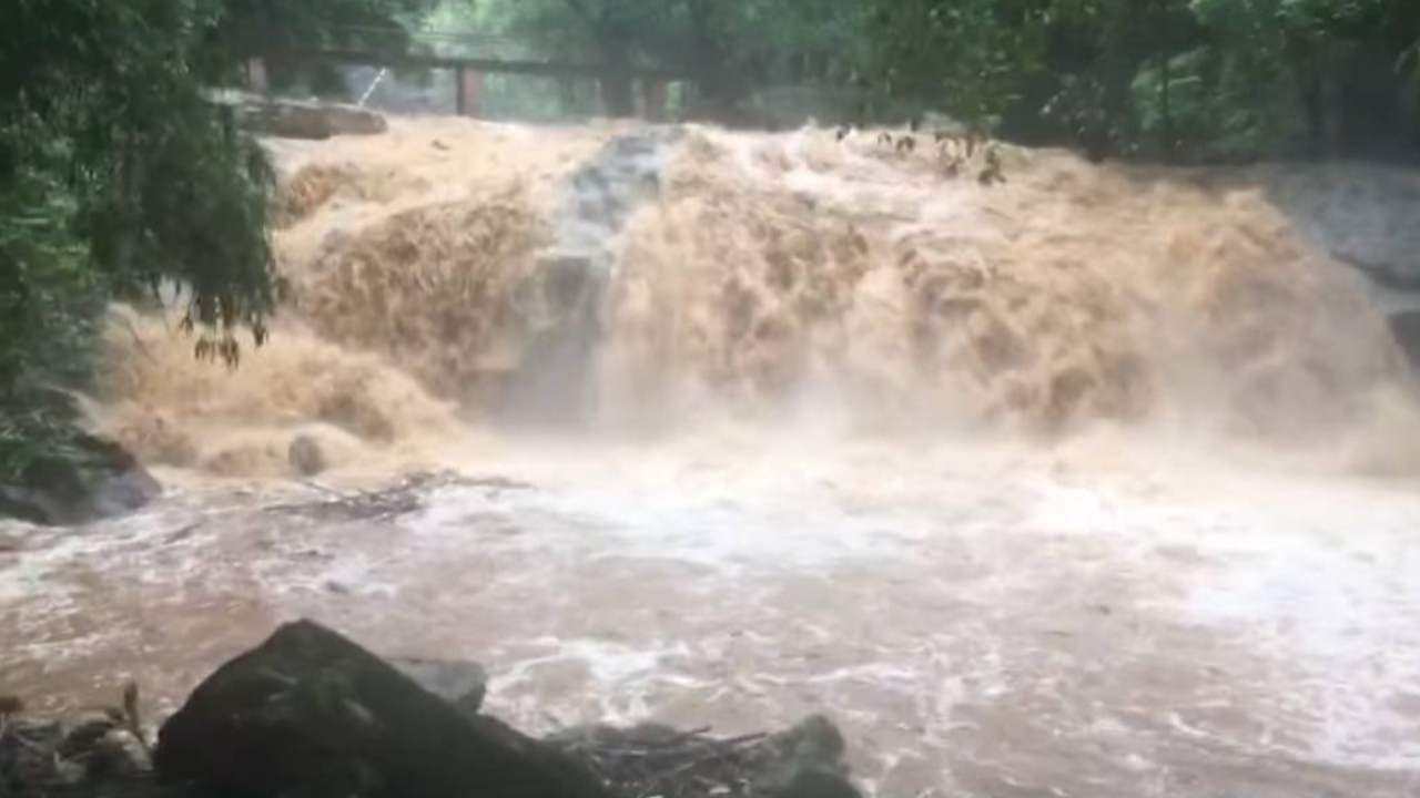 อุทยานแห่งชาติดอยสุเทพ-ปุย ประกาศปิดน้ำตกแม่สา หลังน้ำป่าไหลหลาก