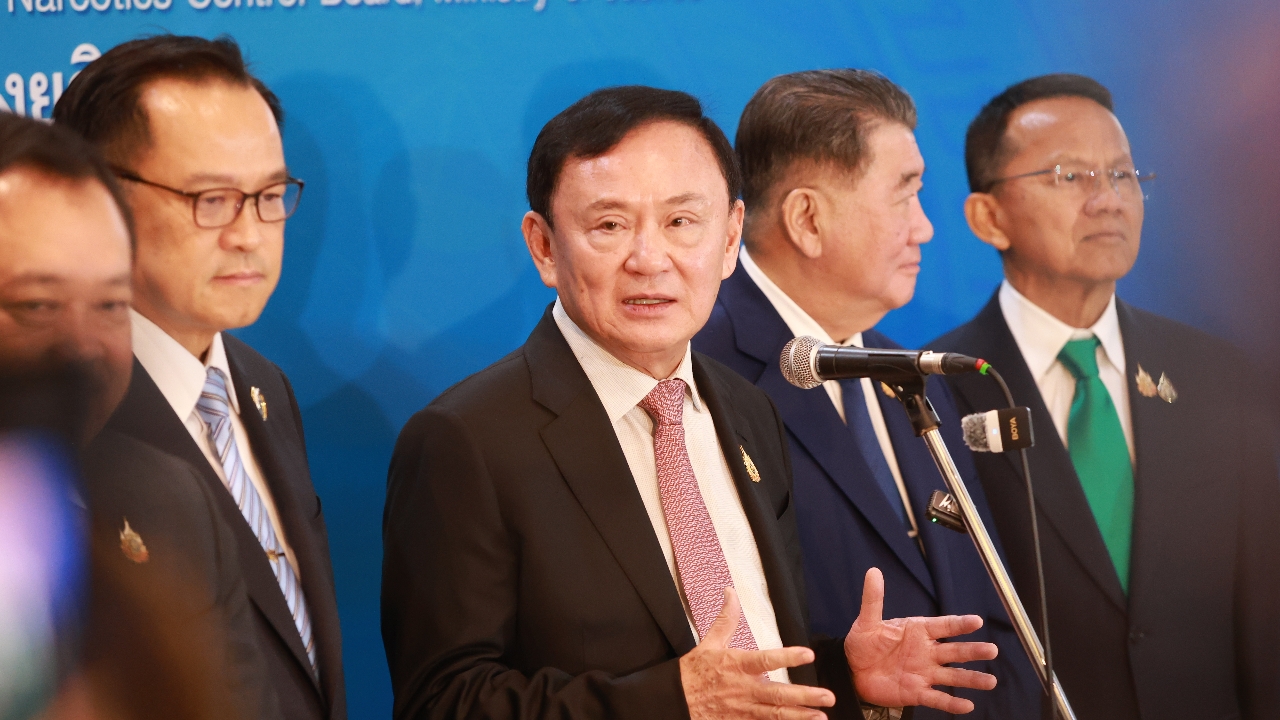 “ทักษิณ” เผย “ยิ่งลักษณ์” กลับไทยต้องรอเหตุการณ์สงบ ยอมรับช่วงนี้มีคุยกันบ้าง