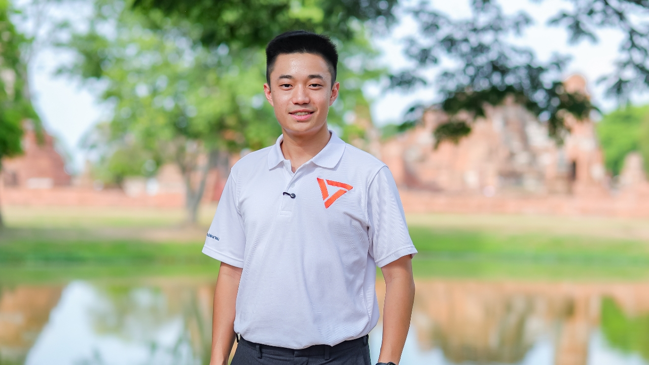 รู้จักตัวตน “เต้ ทวิวงศ์” แฝดคนละฝา “ณัฐพงษ์-ธนาธร” เผยจุดตัดสินใจเข้าสู่ถนนการเมือง (คลิป)