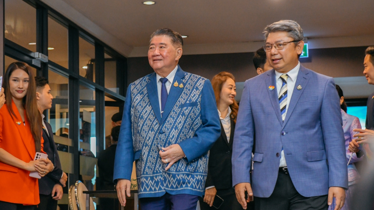 “บิ๊กอ้วน” นั่งหัวโต๊ะประชุม ครม. แทน “นายกฯ อิ๊งค์”