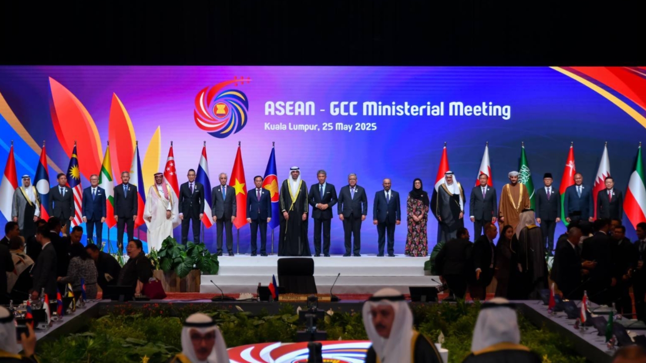 “มาริษ” เสนอใช้กลไกอาเซียนช่วย “เมียนมา” ฟื้นฟูประเทศ นำร่องสันติภาพ