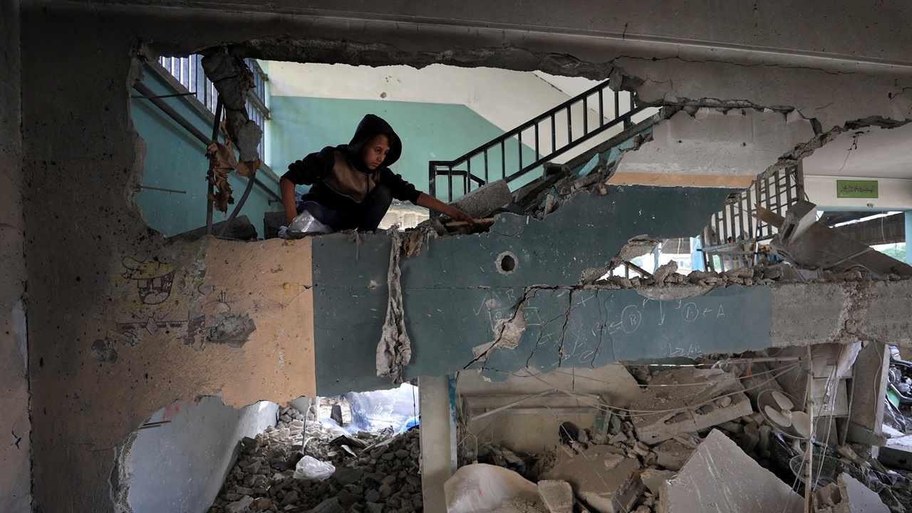 อิสราเอลโจมตีหลายจุดในกาซา ดับแล้ว 54 ศพ โรงเรียนโดนถล่มด้วย