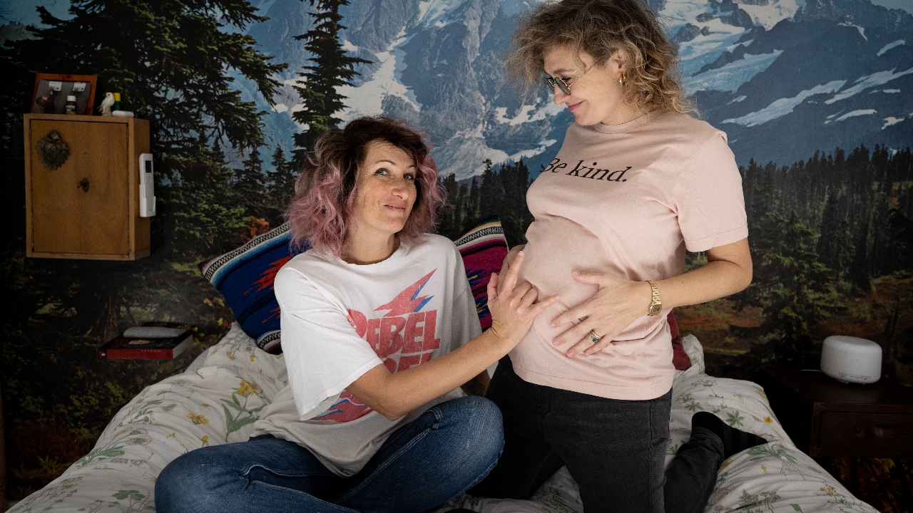 คู่รักเพศเดียวกันเฮ ศาลอิตาลีตัดสินให้สิทธิเด็กสามารถระบุชื่อแม่สองคนในสูติบัตรได้