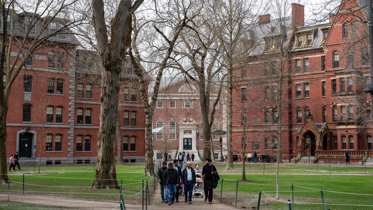 ด่วน! ทรัมป์สั่งห้ามฮาร์วาร์ดรับนศ.ต่างชาติ กดดันให้ย้ายที่เรียน