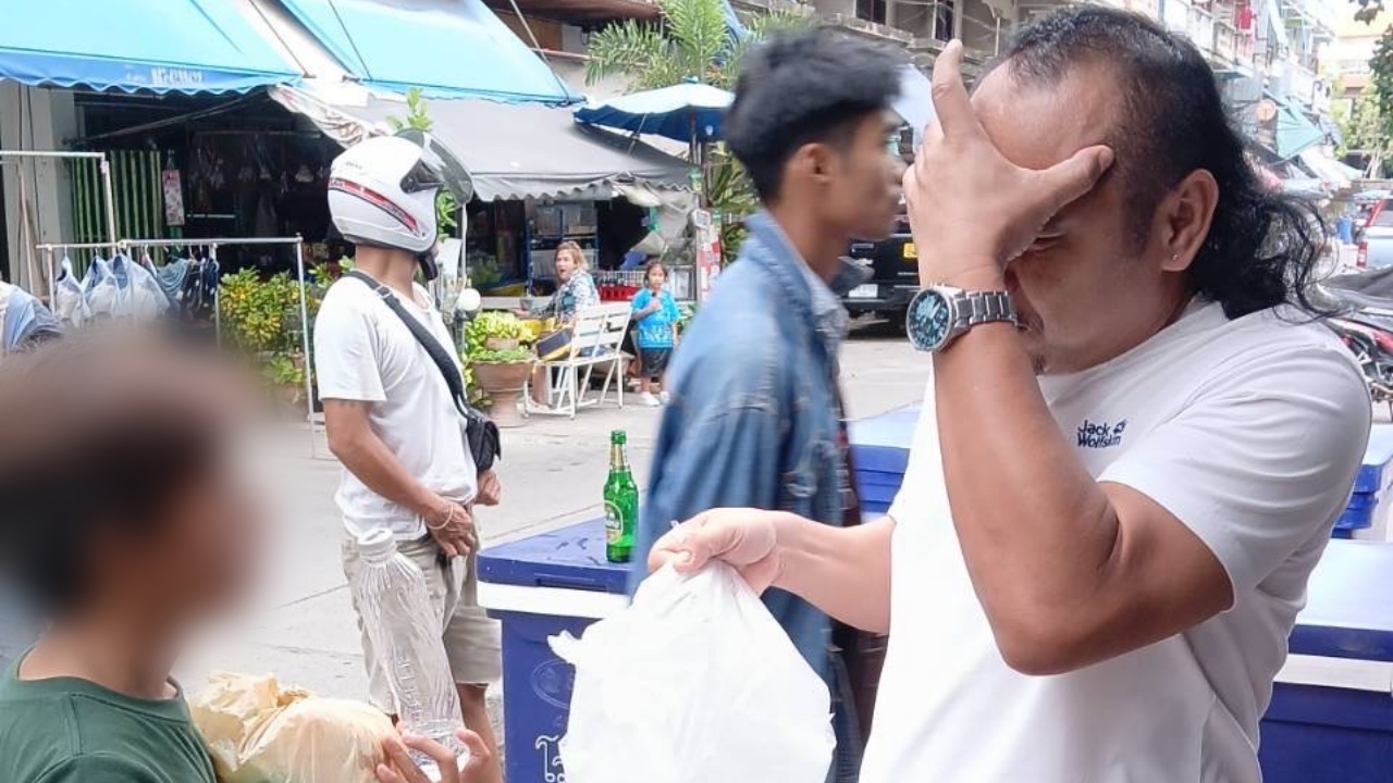 สาวเสี้ยนยา ดันไปขอซื้อไอซ์กับ "ตำรวจ" นอกเครื่องแบบ กลับตัวไม่ทันสุดท้ายไม่รอด
