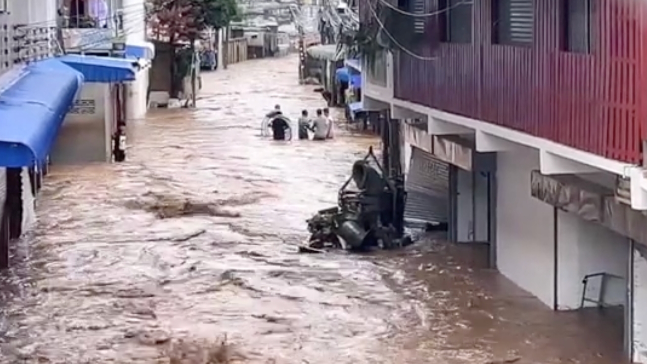 น้ำท่วมแม่สาย สั่งปิดด่านพรมแดนไทย-เมียนมาชั่วคราว เตรียมรับมือมวลน้ำลูกที่ 2