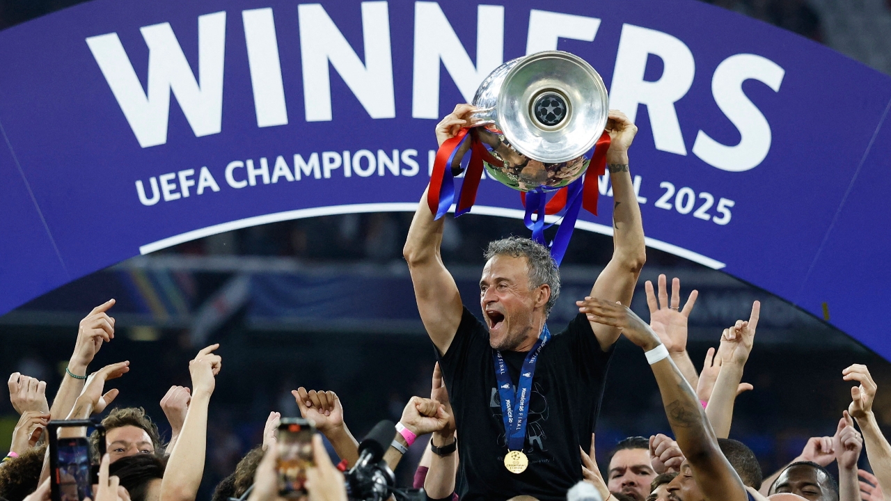 แค่ 2 คนที่ทำได้ "เอ็นริเก" สร้างตำนานยิ่งใหญ่ หลังพา "เปแอสเช" ได้แชมป์ UCL สมัยแรก
