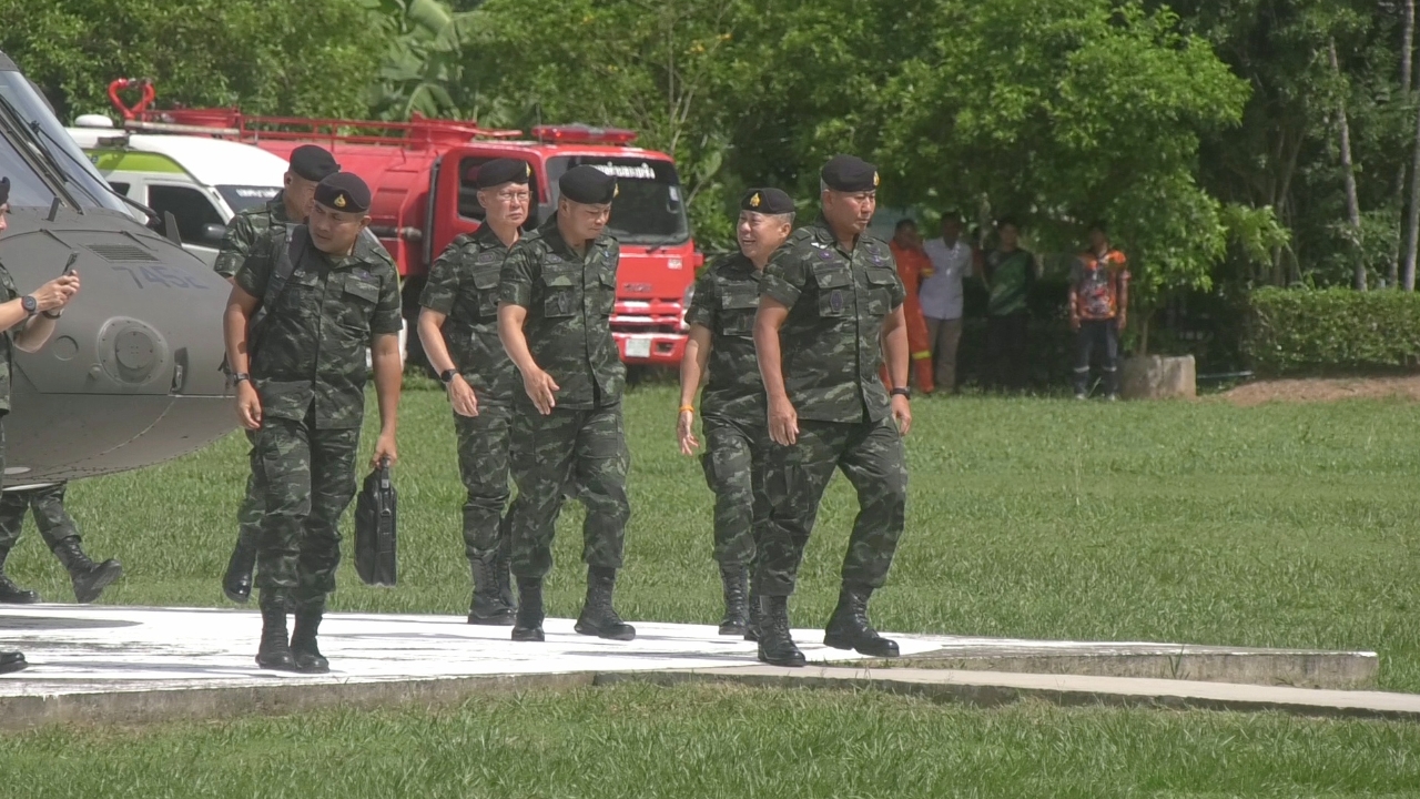 ผบ.ทบ. ไทย บินด่วนชายแดนสุรินทร์ หารือ ผบ.ทบ. กัมพูชา เหตุปะทะที่ช่องบก