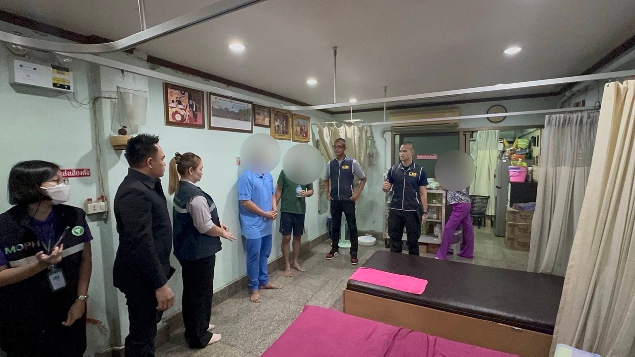 รวบ 8 หมอปลอม นักจัดกระดูก ดาว TikTok โดนด้วย ไม่มีใบประกอบวิชาชีพแพทย์แผนไทย