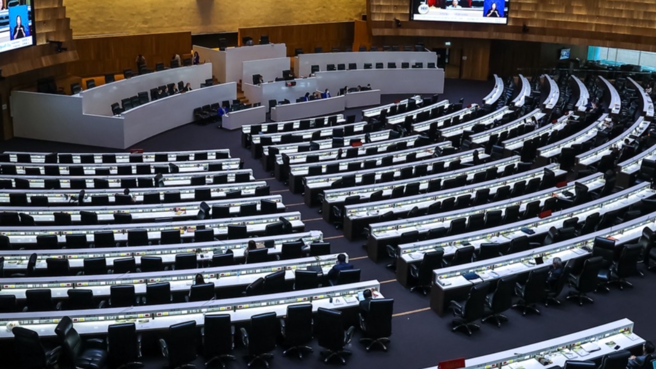 ที่ประชุมสภาฯ ผ่านฉลุย 3 วาระรวด ร่างกฎหมายพระคลังข้างที่ ไม่มีใครไม่เห็นด้วย 