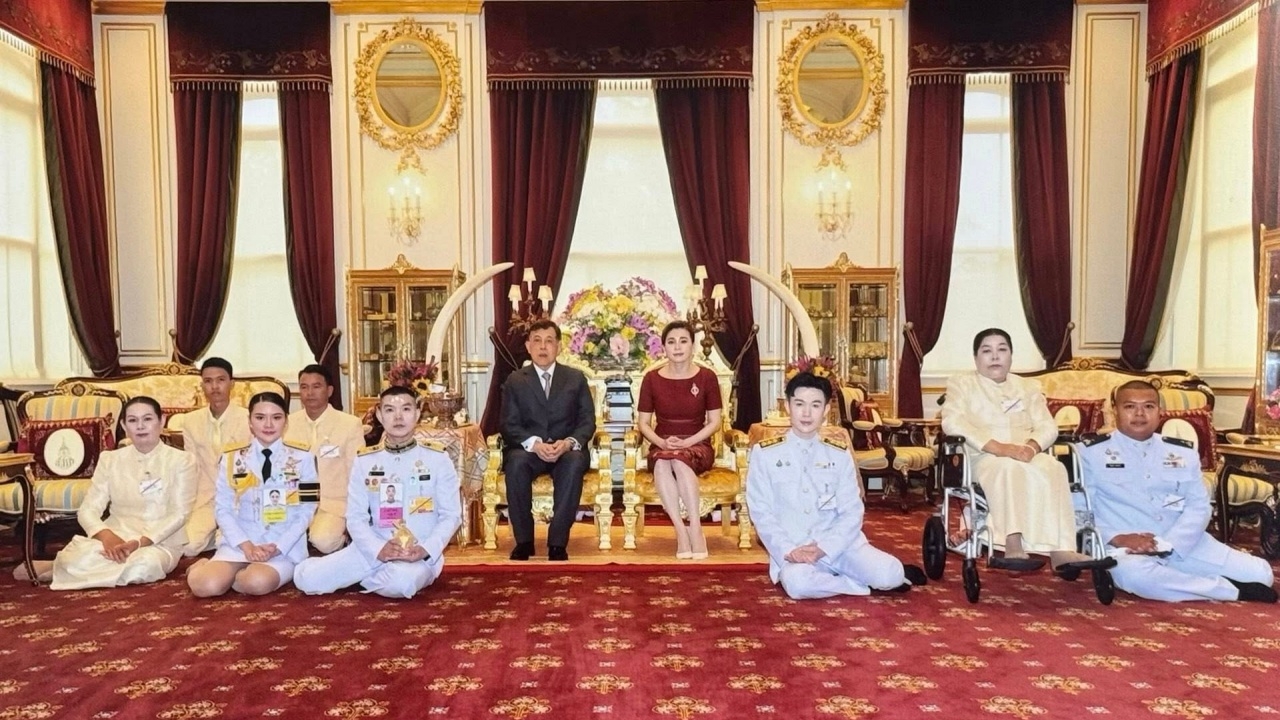 ปลื้มปีติ ในหลวง พระราชินี พระราชทานสมรสเท่าเทียมให้ข้าราชการในพระองค์
