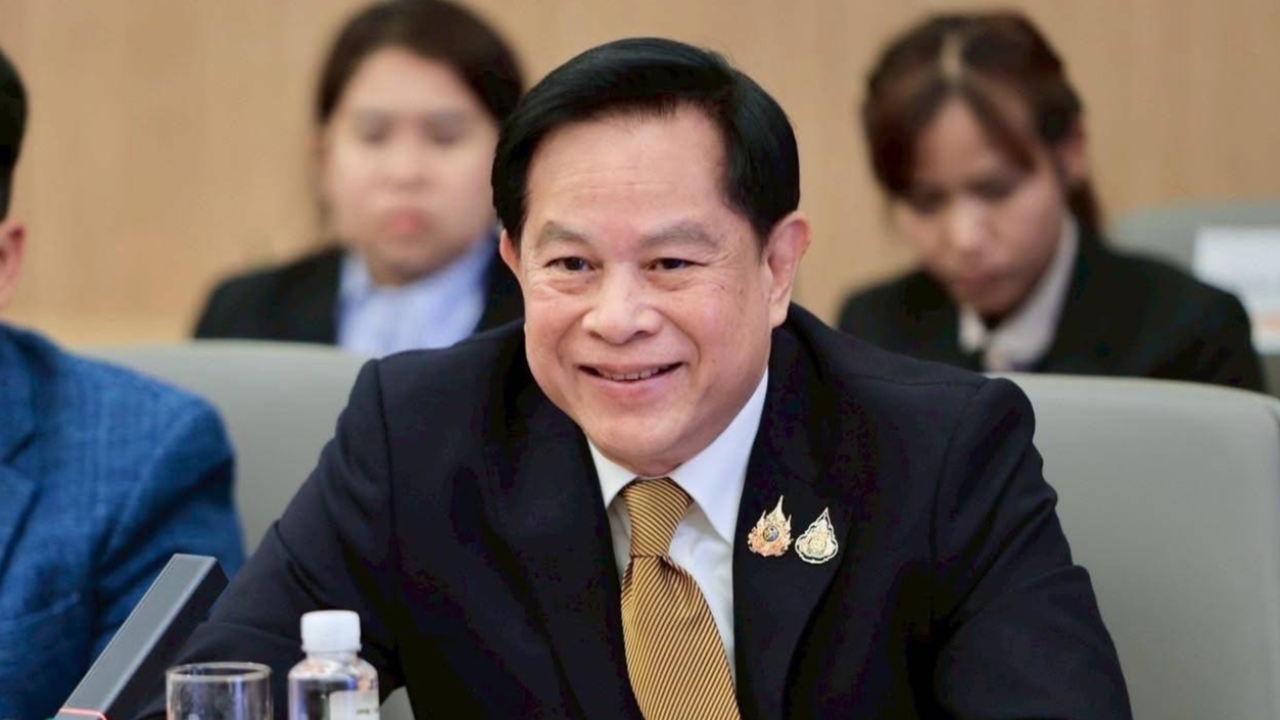 เปิดภารกิจ “พีระพันธุ์” เยือนจีนคุยโซลาร์ราคาถูก ช่วงเดียวกับถกงบประมาณ 2569