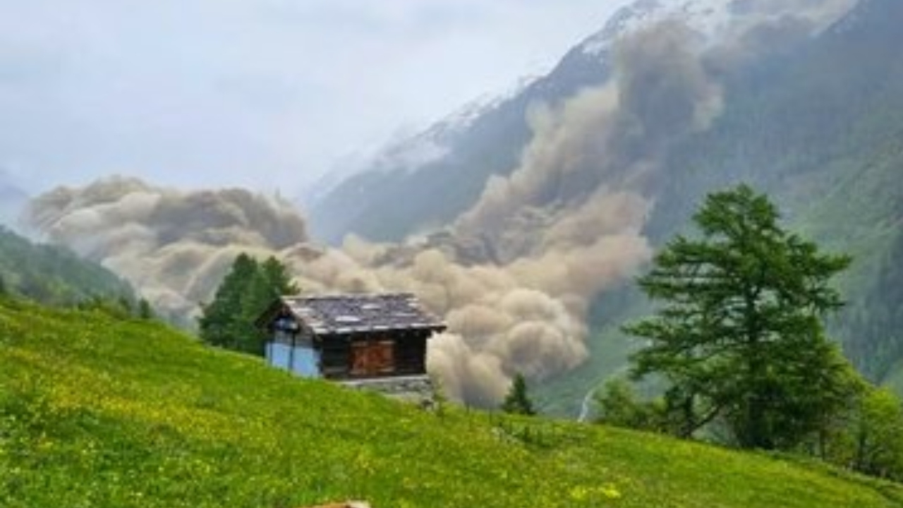 ธารน้ำแข็งยักษ์ถล่มทับหมู่บ้านกลางหุบเขาในสวิตเซอร์แลนด์ ชาวบ้านกว่า 300 คนไร้ที่อยู่อาศัย