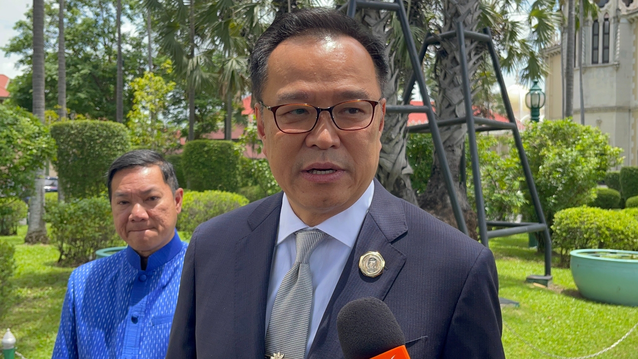 "อนุทิน" เปิดปากเคลียร์ทุกประเด็นปัญหา เปรยไม่รู้ใครเสี้ยมให้กลายเป็นคู่ขัดแย้ง