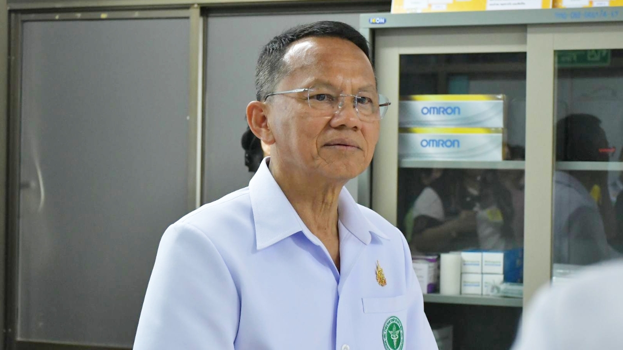 “สมศักดิ์” ไม่ปริปากปมวีโต้มติแพทยสภา จ่อแจงที่สภาฯ ทำเล่นไม่ได้หวั่นถูกฟ้อง