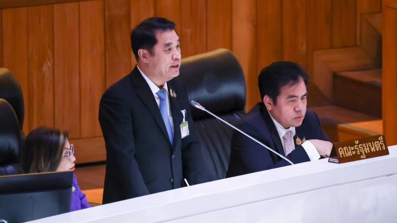 “สุริยะ” อัด “วิโรจน์” ไร้กาลเทศะ อภิปราย ทล.-ทช. ฮั้วประมูลในการวาระงบประมาณ 69