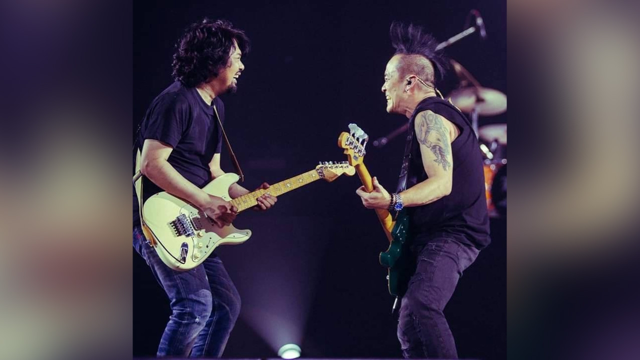 ทำเอาแฟนๆ ตื่นเต้น มือเบส วงโลโซ อัปเดตหลังเข้าเยี่ยม เสก ตัดผมสั้นแล้วหล่อมาก