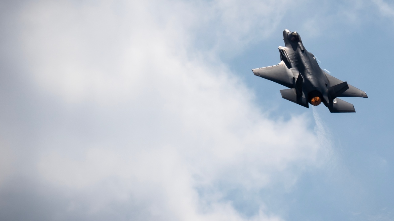 อังกฤษจ่อซื้อเครื่องบินรบ F-35A  12 ลำจากสหรัฐฯ บรรทุกอาวุธนิวเคลียร์ทางยุทธวิธีได้