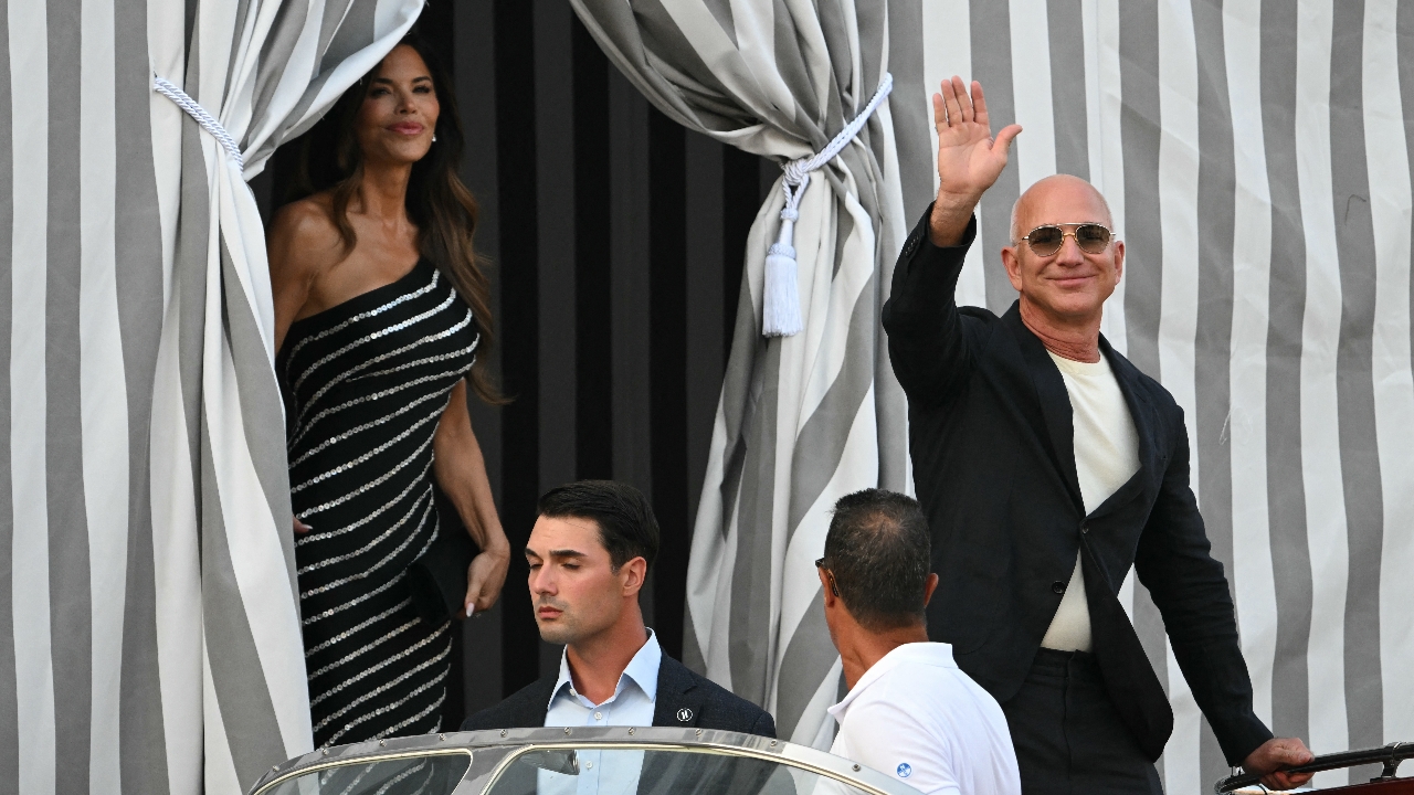 "เจฟฟ์ เบซอส" ถึงเวนิส เตรียมวิวาห์ "ลอเรน ซานเชซ" ท่ามกลางกระแสต่อต้าน