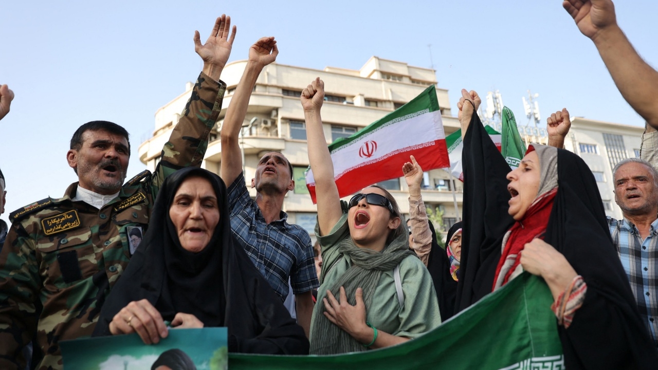 โลกจับตาอิหร่านกำลังพิจารณาตอบโต้สหรัฐฯ โจมตี 3 โรงงานนิวเคลียร์