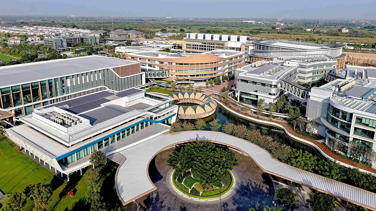 สัมผัสการศึกษาแบบองค์รวมระดับโลก