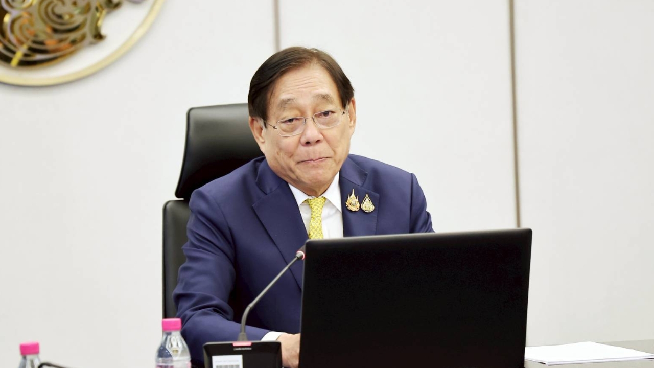 รมว.คลังเรียกประชุมภาครัฐและเอกชนประเมินผลกระทบธุรกิจไทย-กัมพูชา