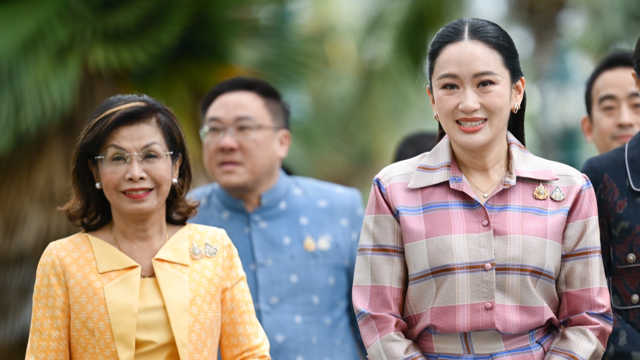 “มนพร” ยอมรับ แจกใบกรอกประวัติ รมต. กลางวง ครม.-รองประธานสภาฯ ต้องโควตา พท.